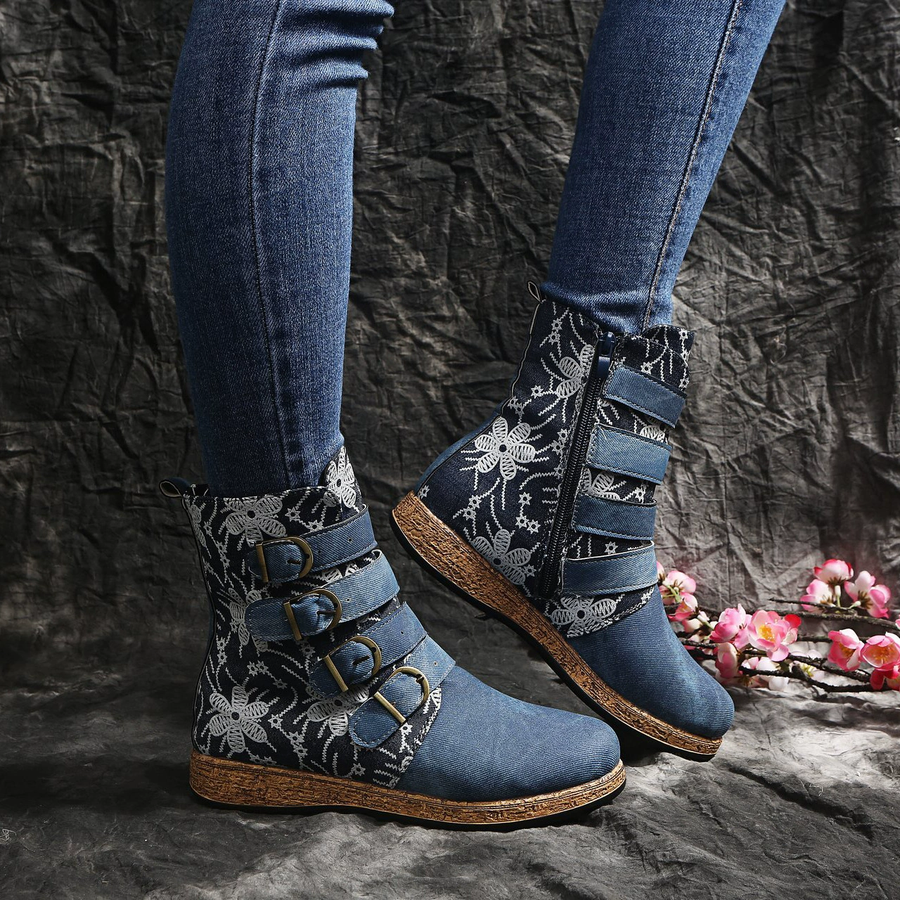 Embroidered Round Toe Boots