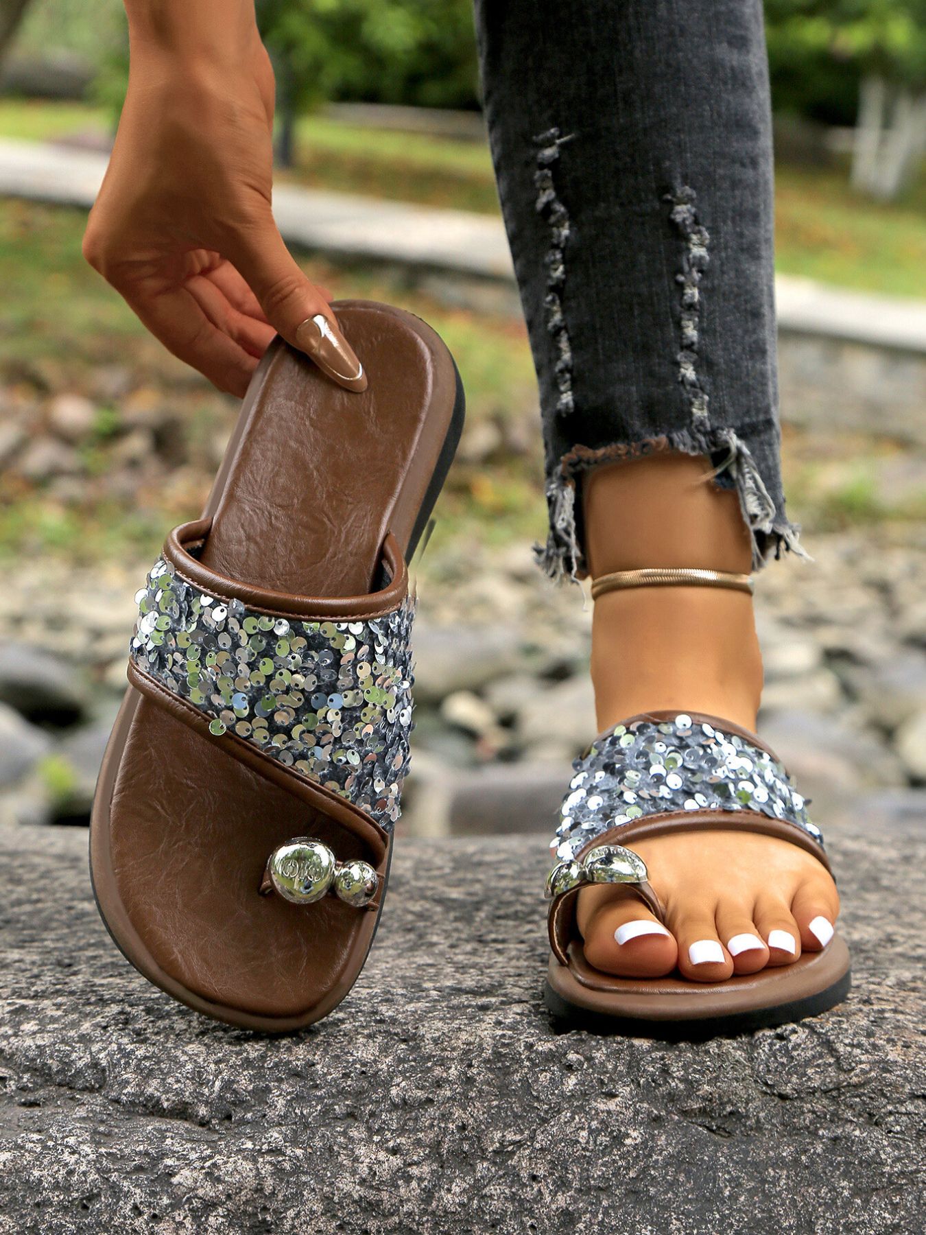 Sequin Toe Loop Flats Sandals