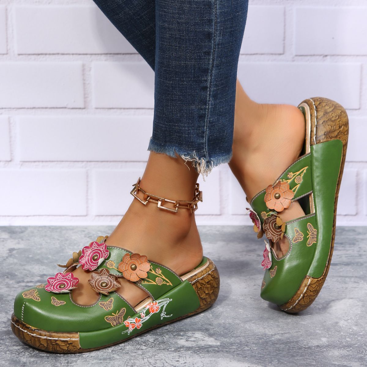 Round Toe Platform Sandals