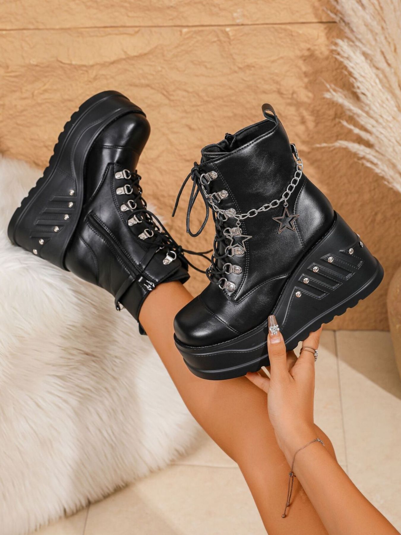 Round Toe Platform Wedge Boots