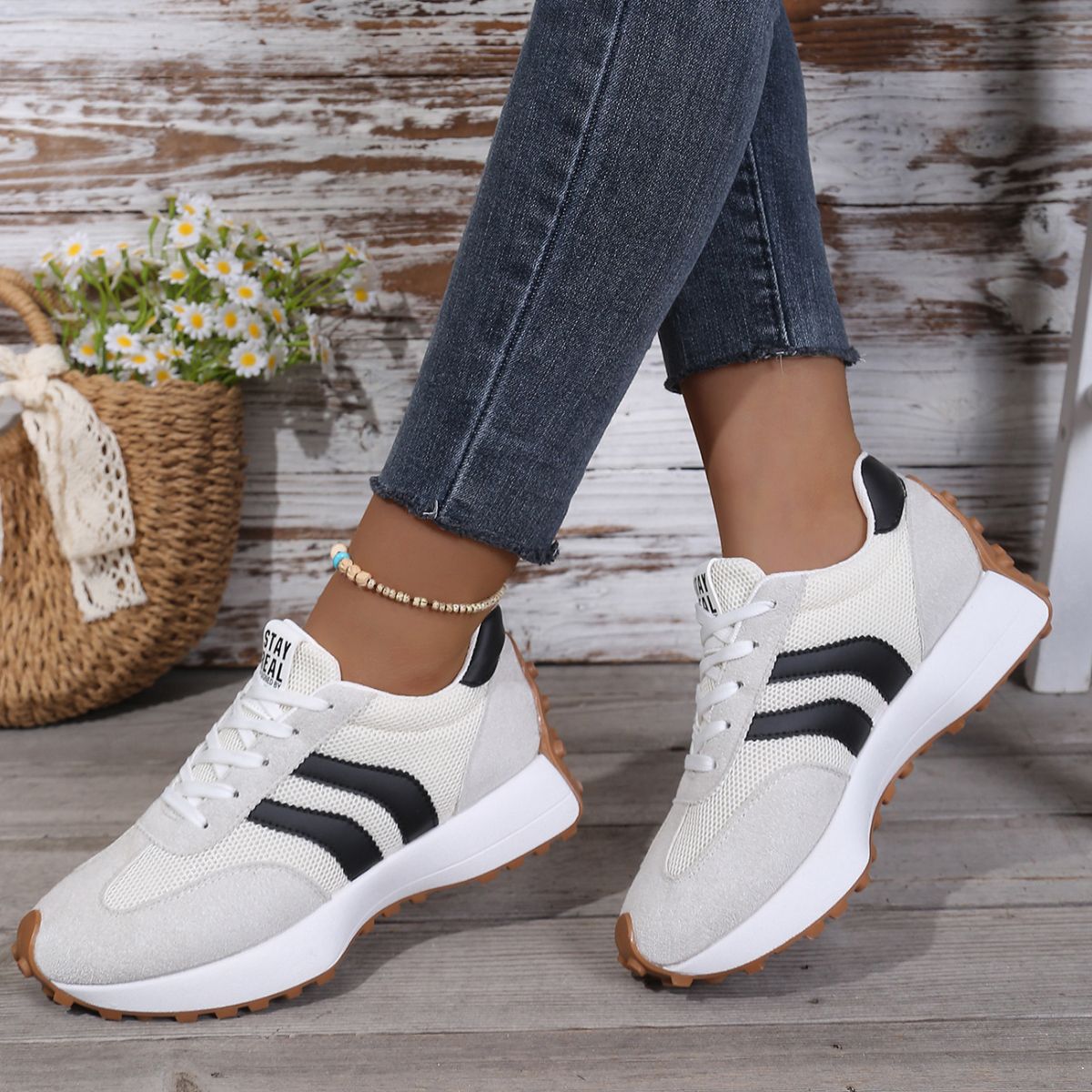 Lace Up Round Toe Sneakers