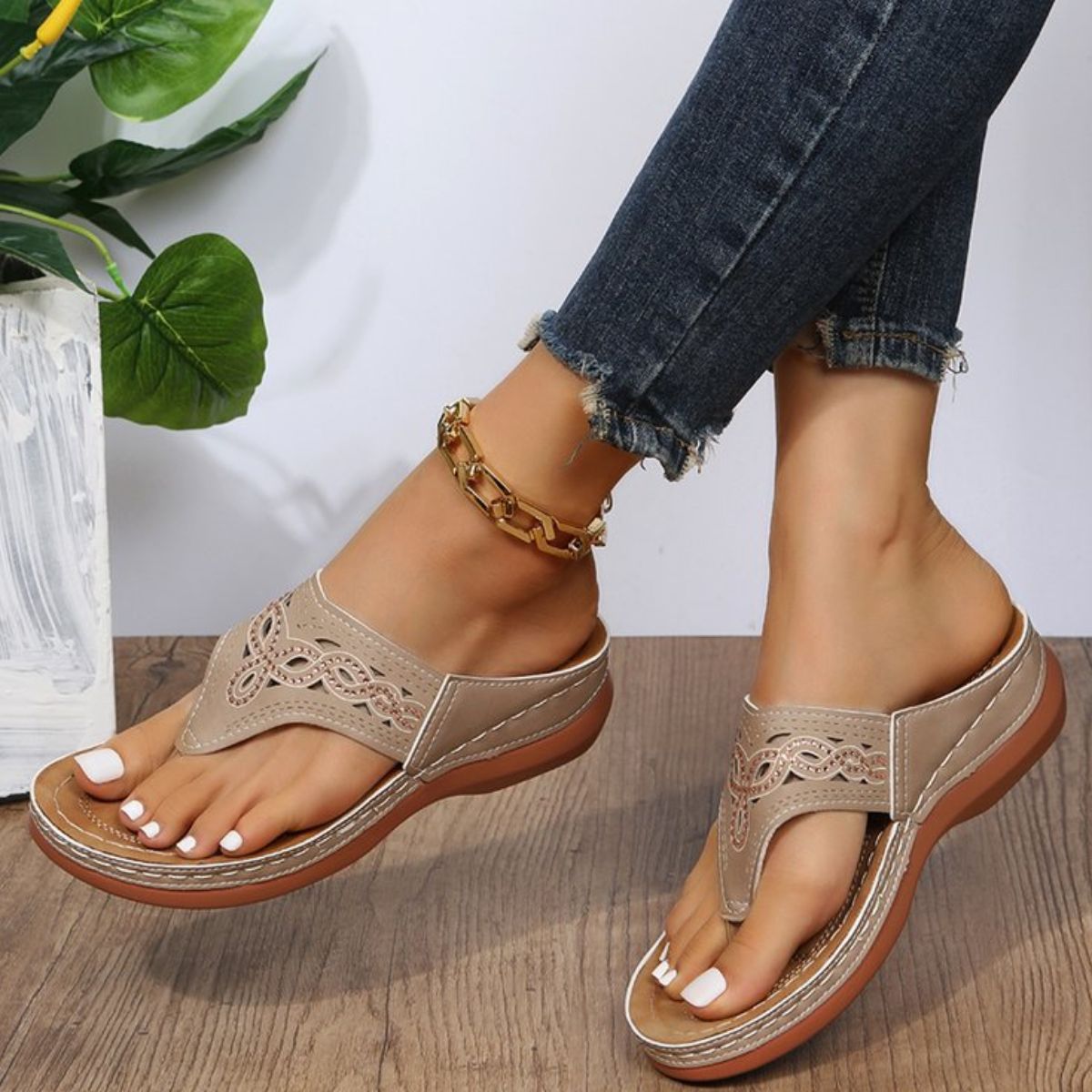 Toe Post Platform Sandals