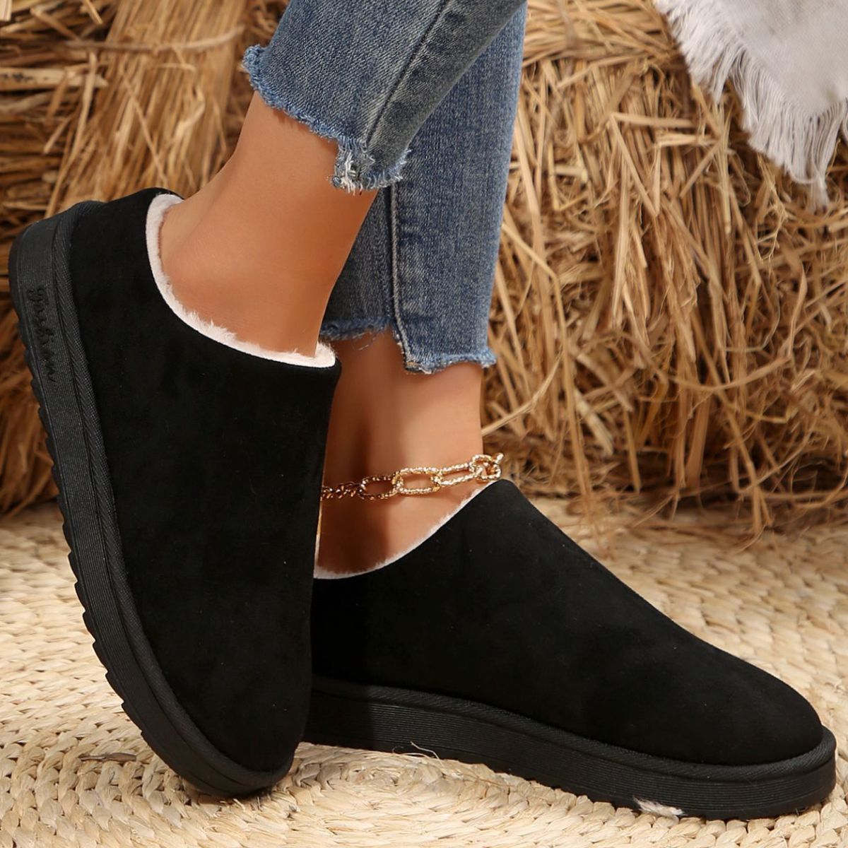 Round Toe Plush Lined Ankle Boots
