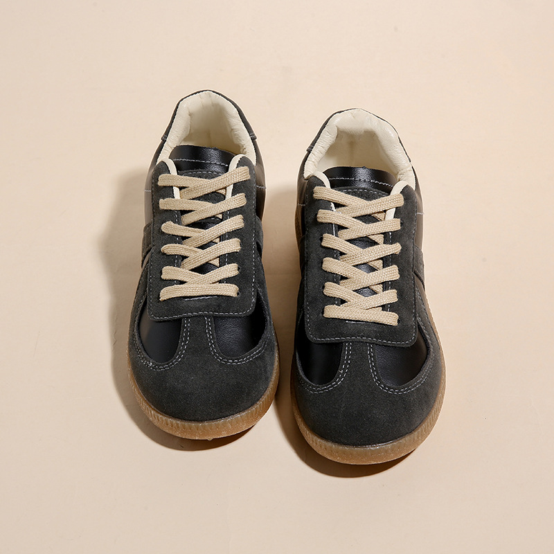 Lace Up Round Toe Flat Sneakers