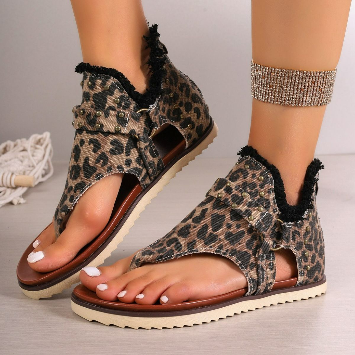 Toe Post Flats Sandals