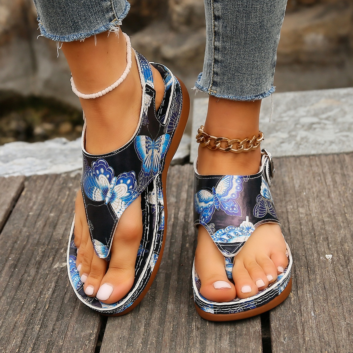 Toe Post Wedge Sandals