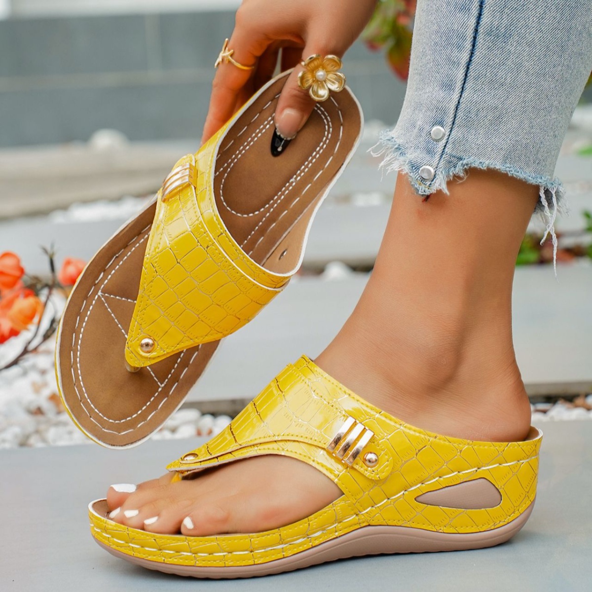 Toe Post Wedge Sandals