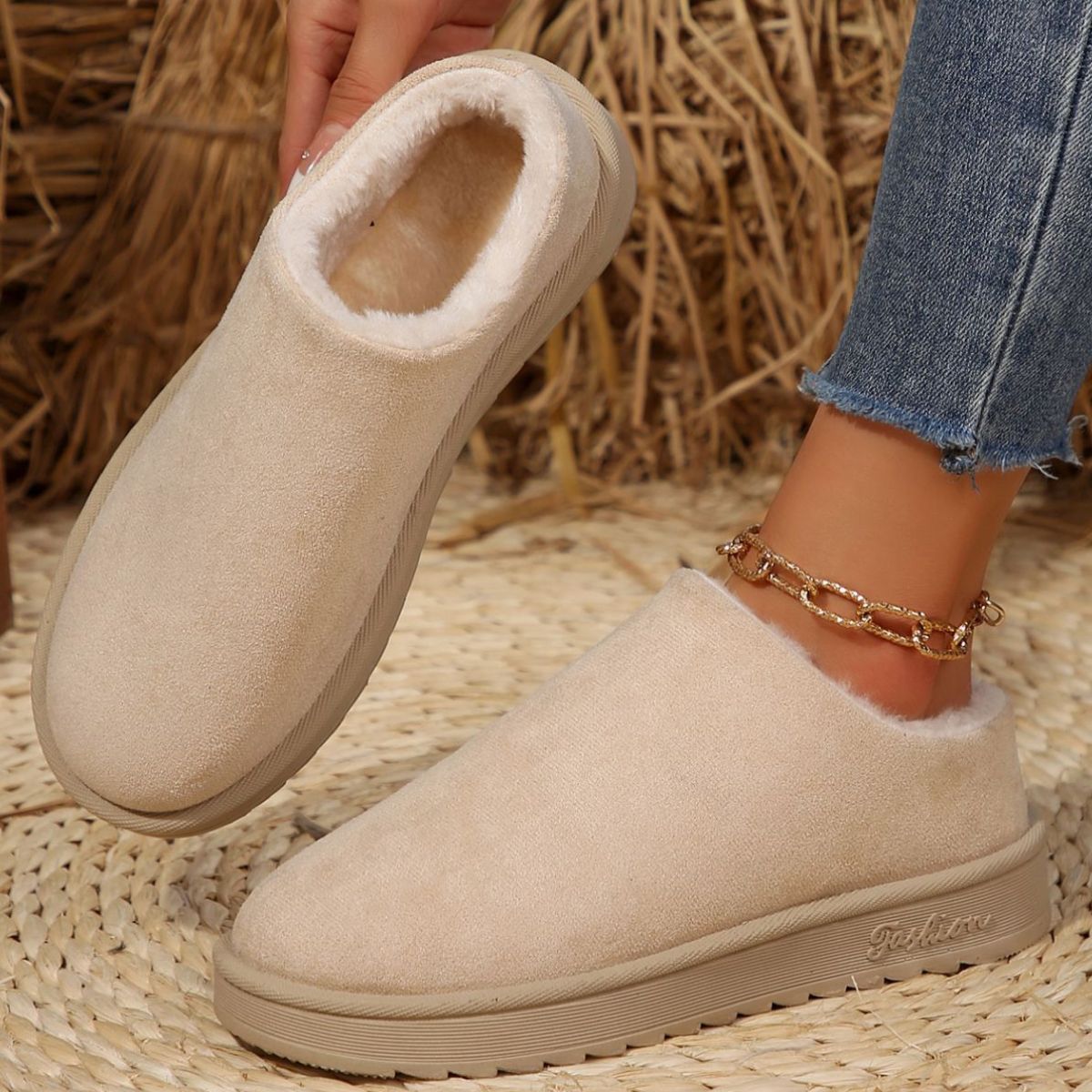 Round Toe Plush Lined Ankle Boots