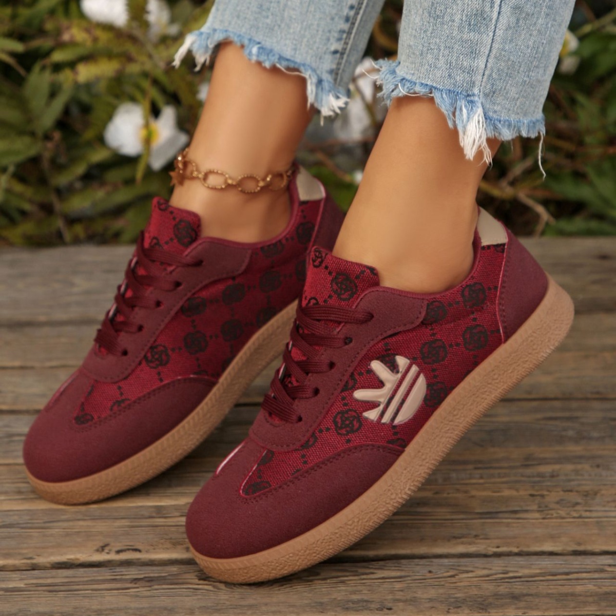 Round Toe Lace Up Sneakers