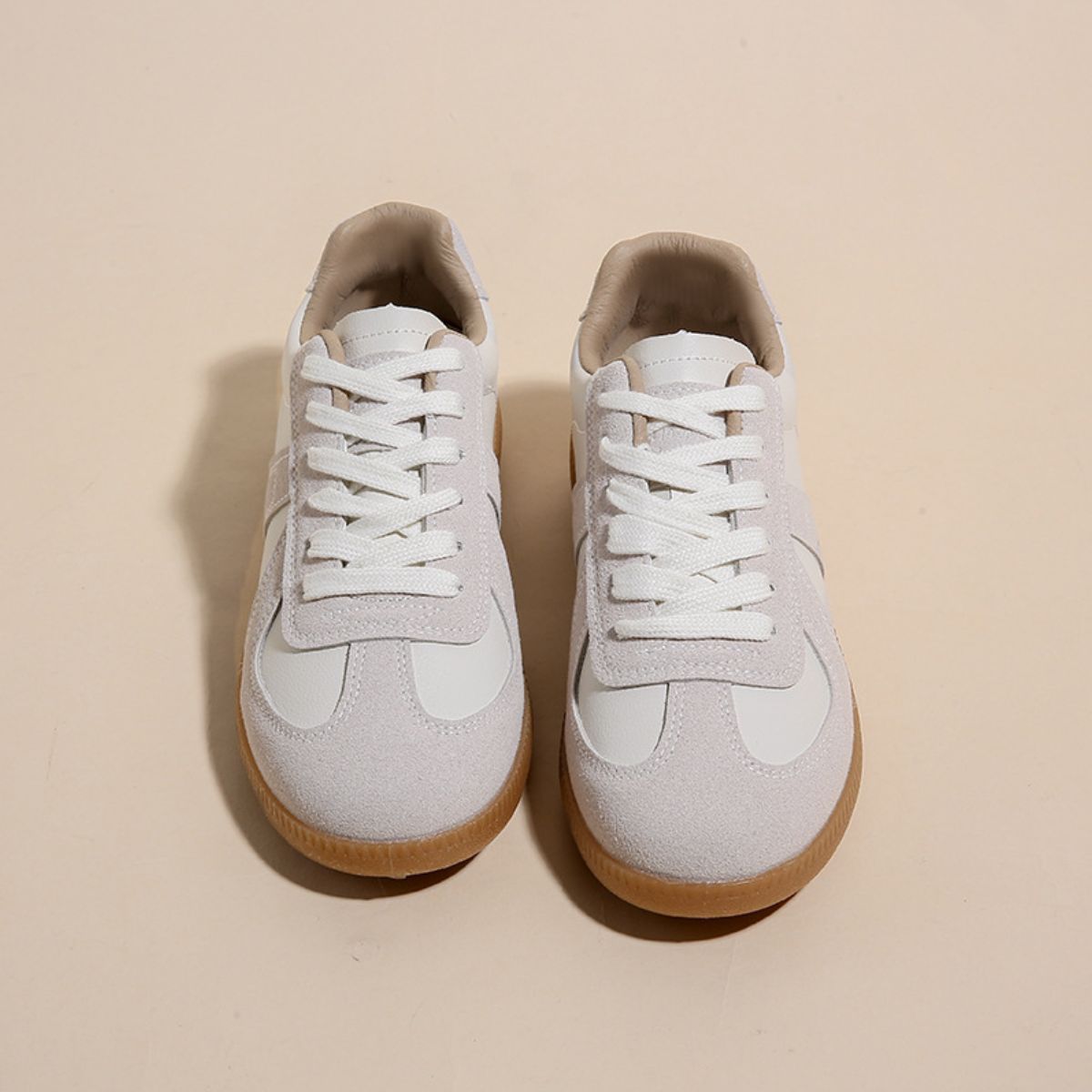 Lace Up Round Toe Flat Sneakers