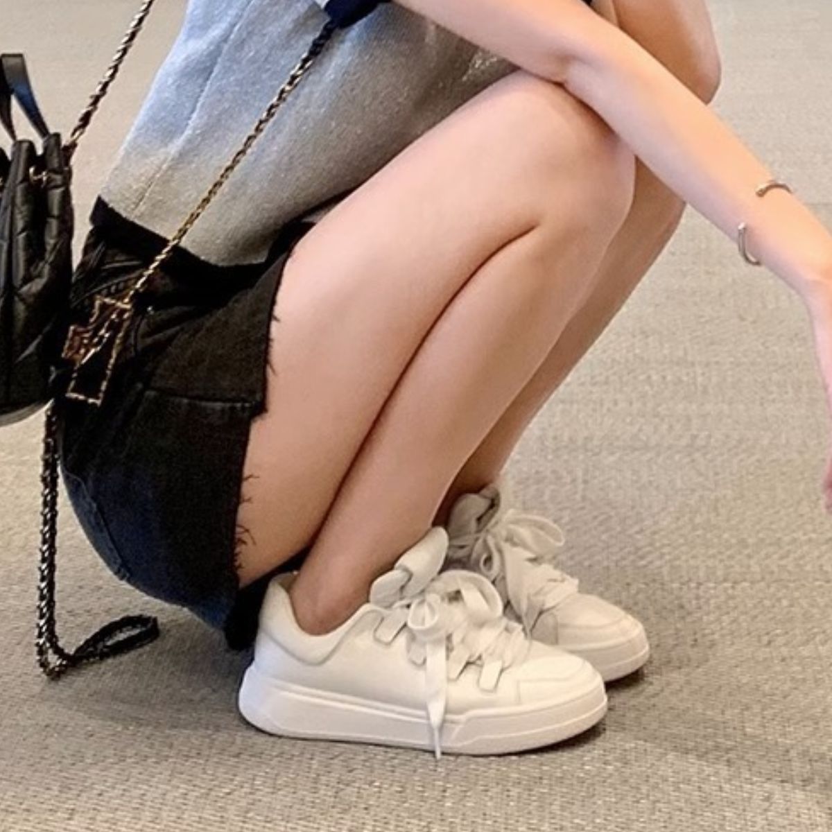 Lace Up Round Toe Sneakers