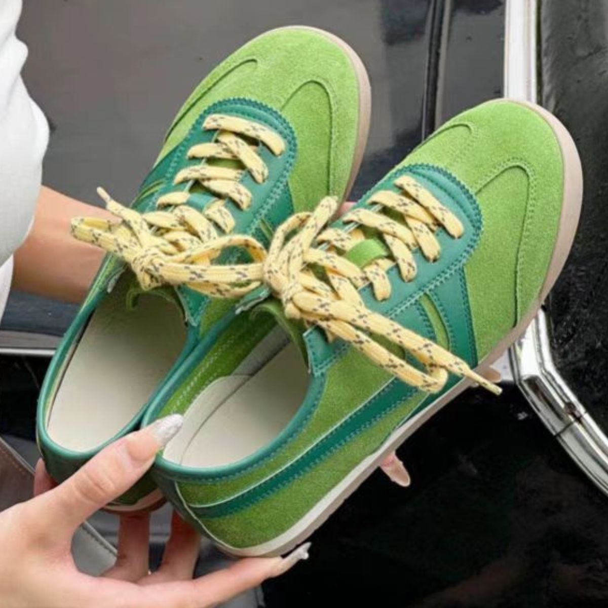 Contrast Line Detail Flats Athletic