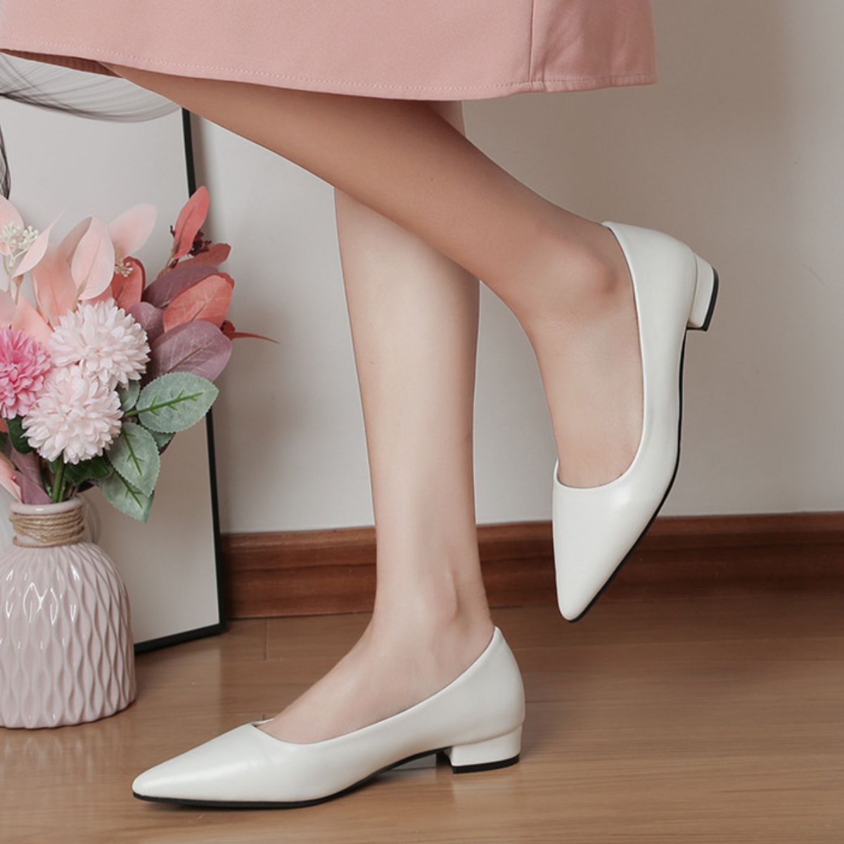 Pointed Toe Low Heel Pump
