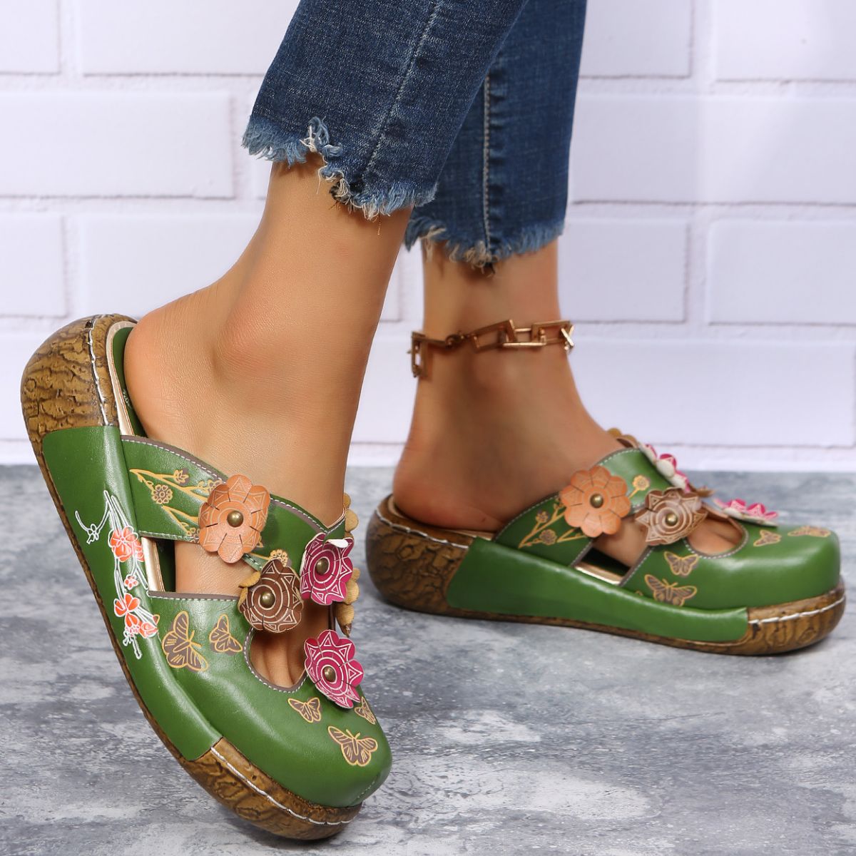 Round Toe Platform Sandals
