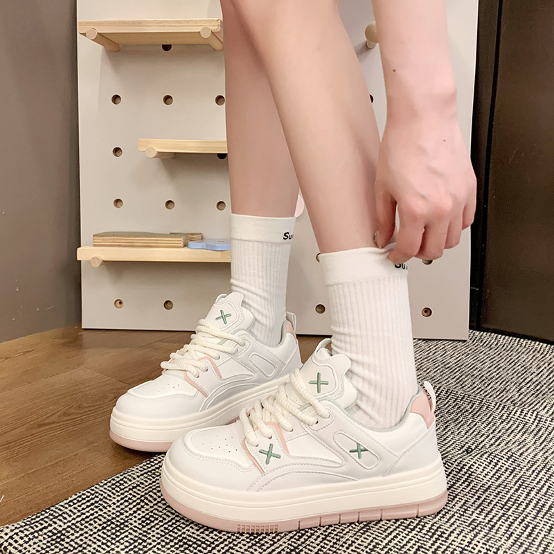 Round Toe Lace Up Sneakers