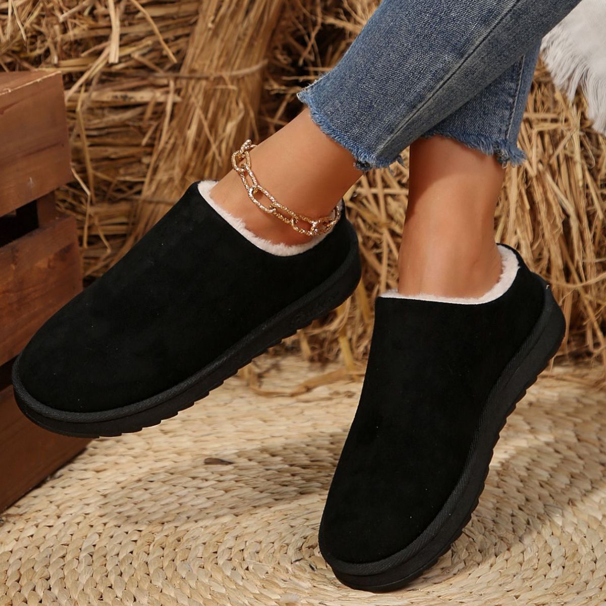 Round Toe Plush Lined Ankle Boots