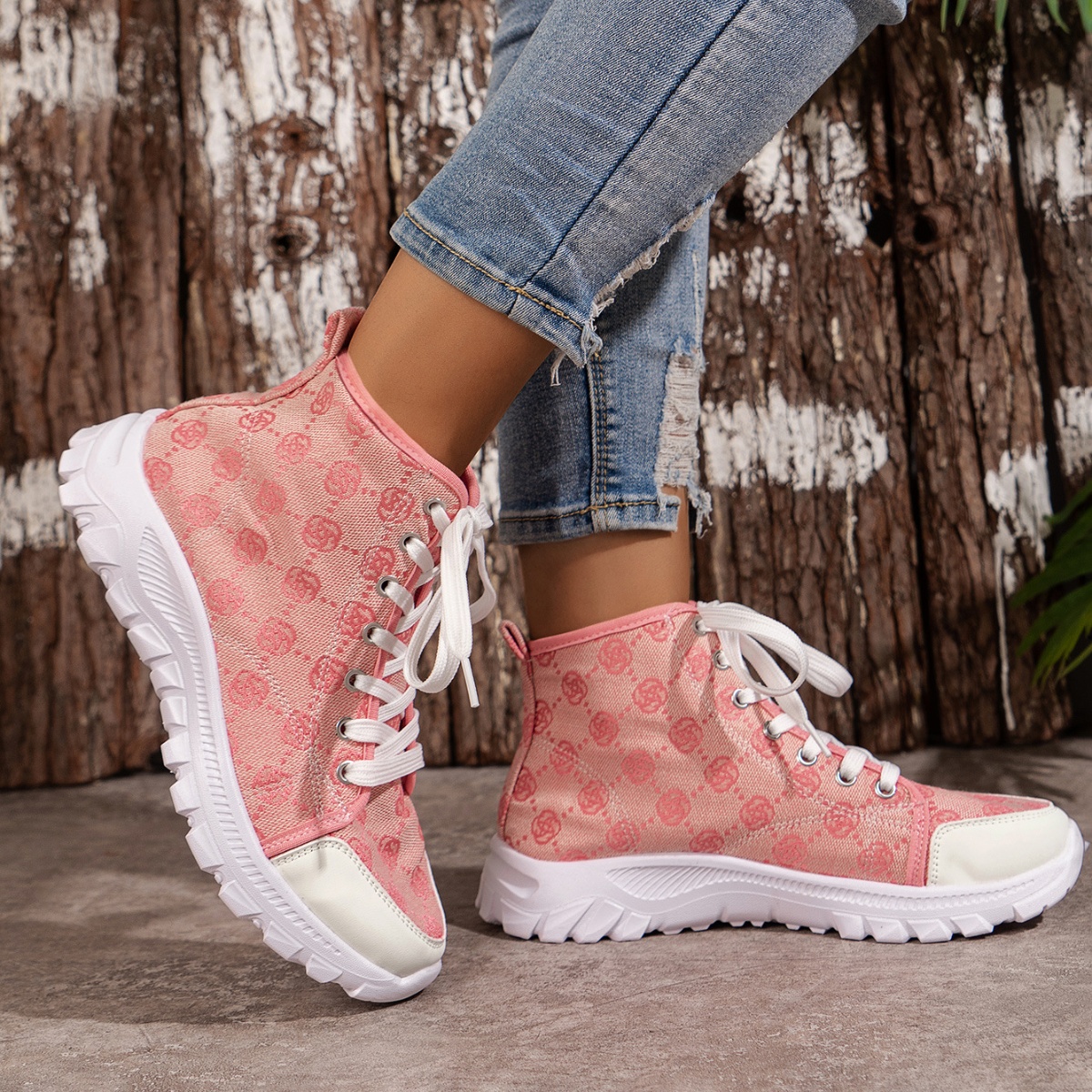 Lace Up Round Toe Sneakers