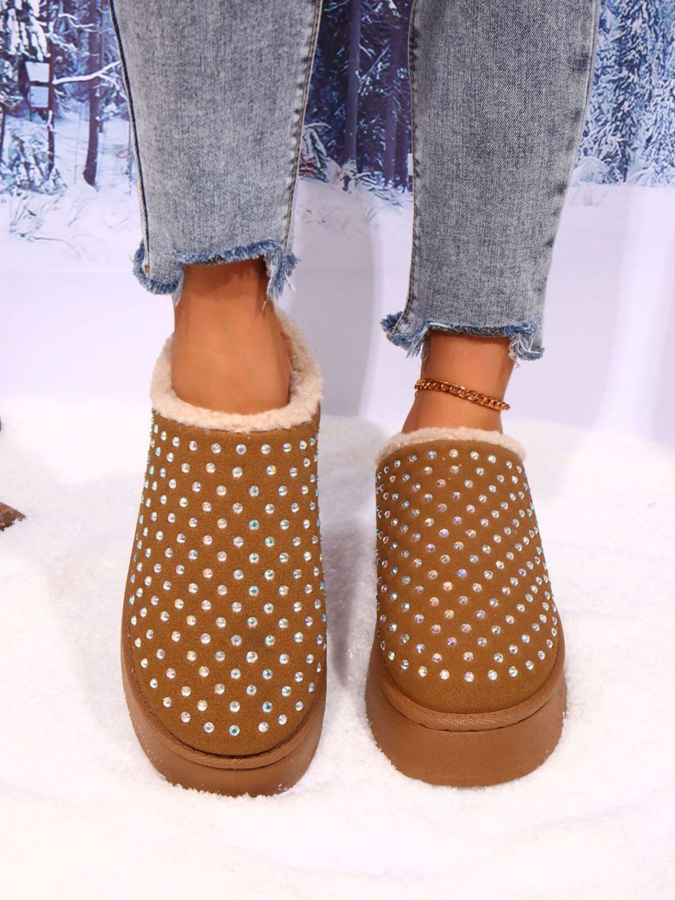 Rhinestone Round Toe Platform Slippers