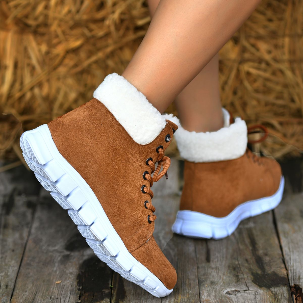 Lace Up Round Toe Boots