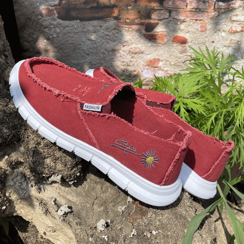Raw Edge Round Toe Embroidery Flat Slip-Ons