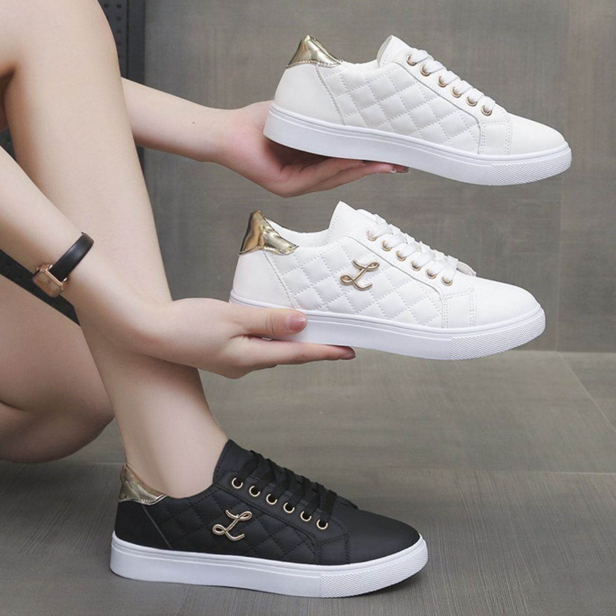 Lace Up Round Toe Sneakers