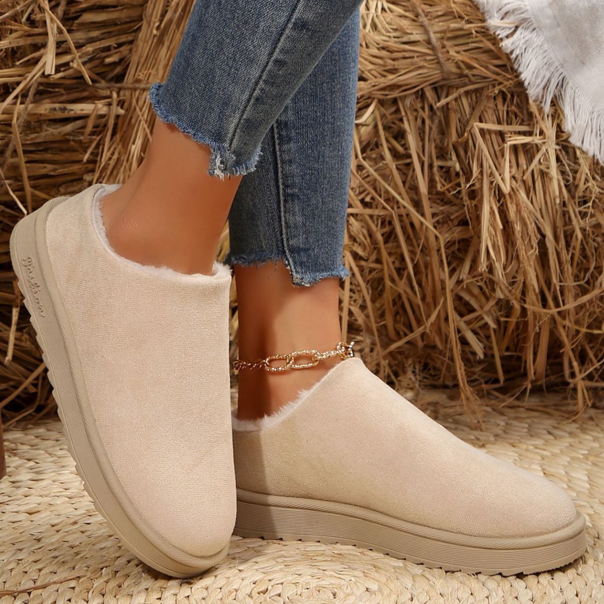 Round Toe Plush Lined Ankle Boots