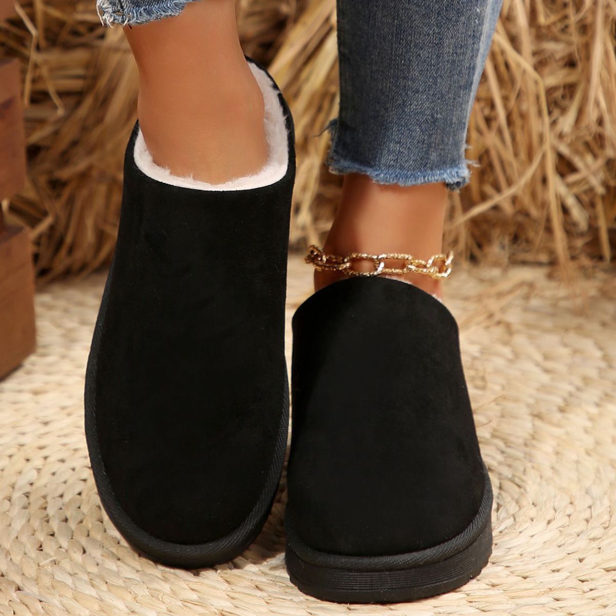 Round Toe Plush Lined Ankle Boots