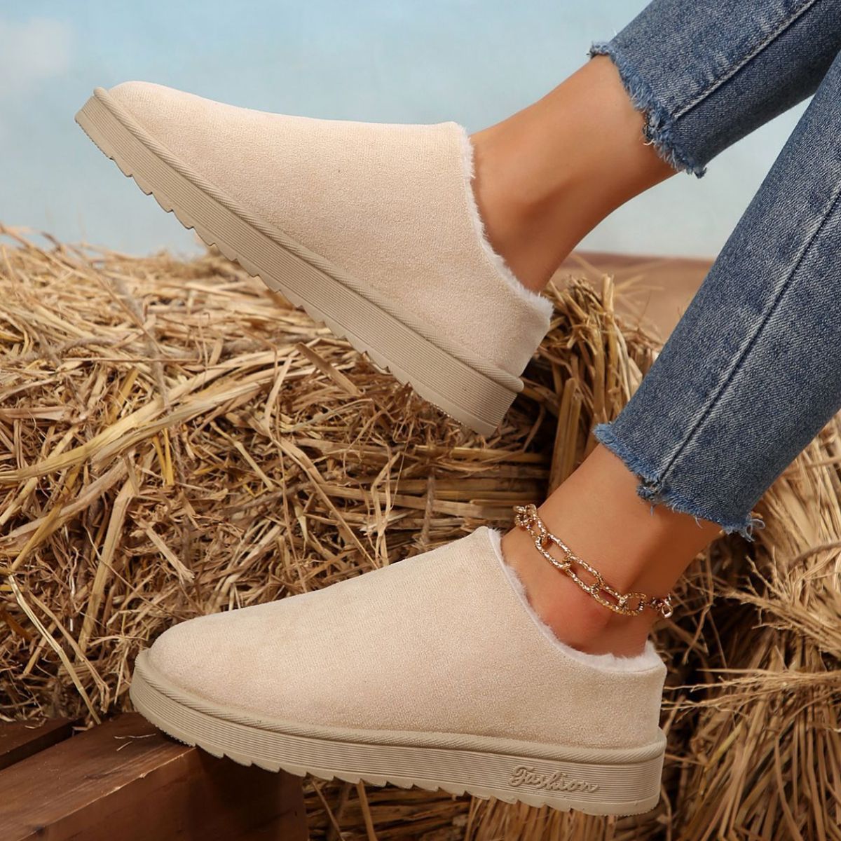 Round Toe Plush Lined Ankle Boots