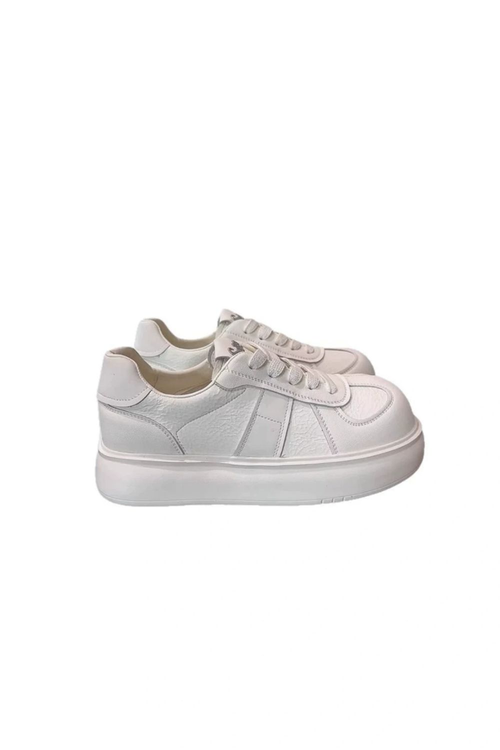 Round Toe Lace Up Platform Sneakers