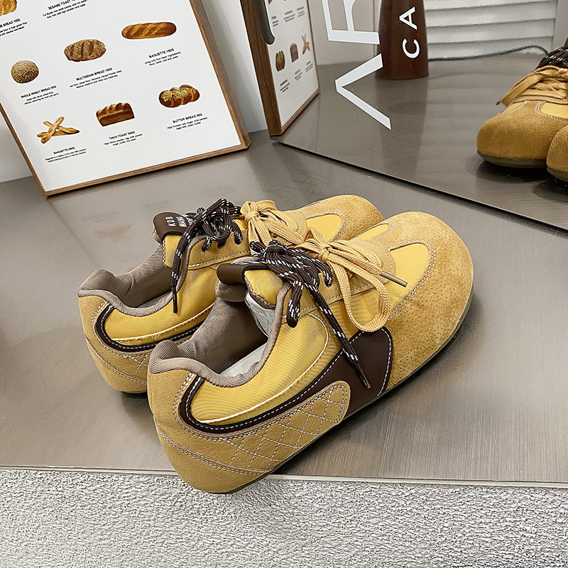Lace Up Round Toe Flat Sneakers