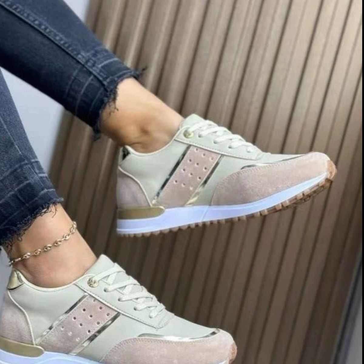 Round Toe Lace Up Athletic