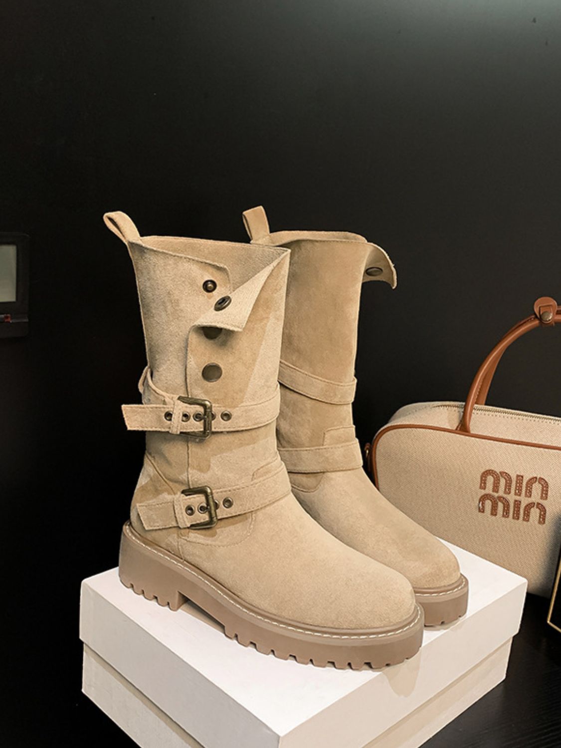 Round Toe Platform Boots