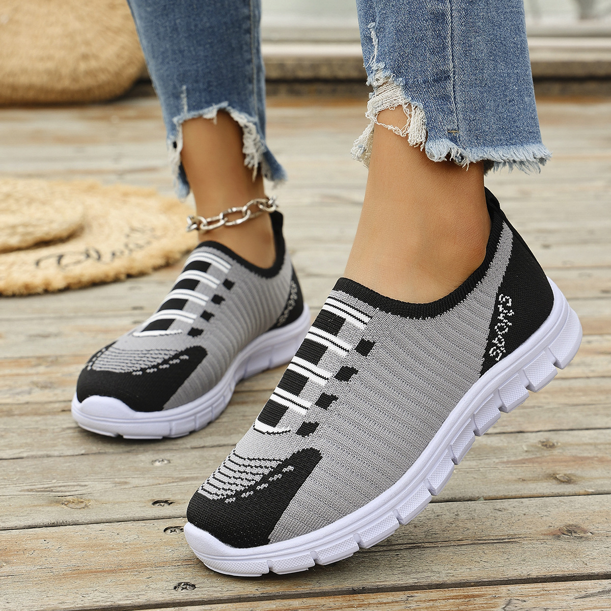 Breathable Mesh Round Toe Sneakers