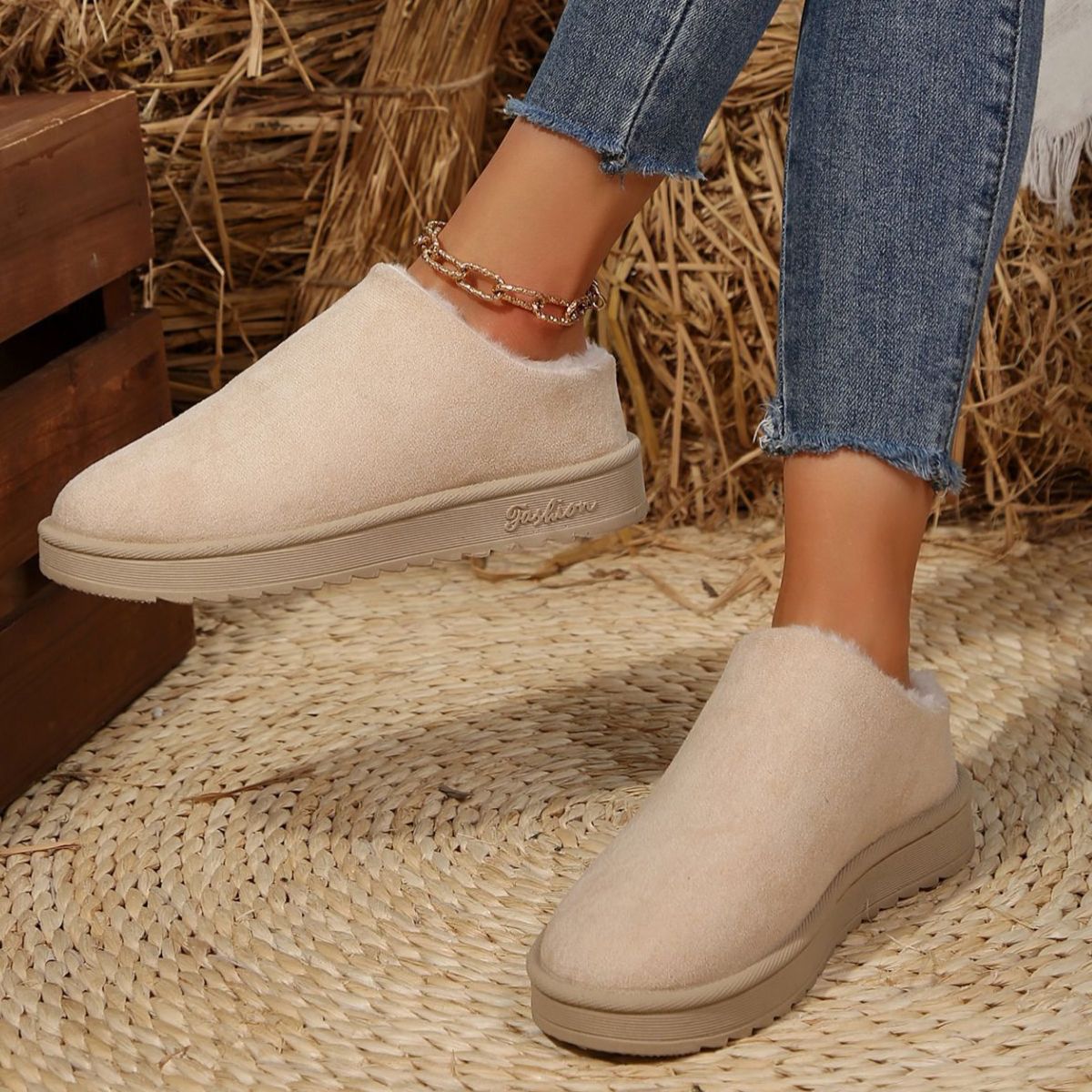 Round Toe Plush Lined Ankle Boots