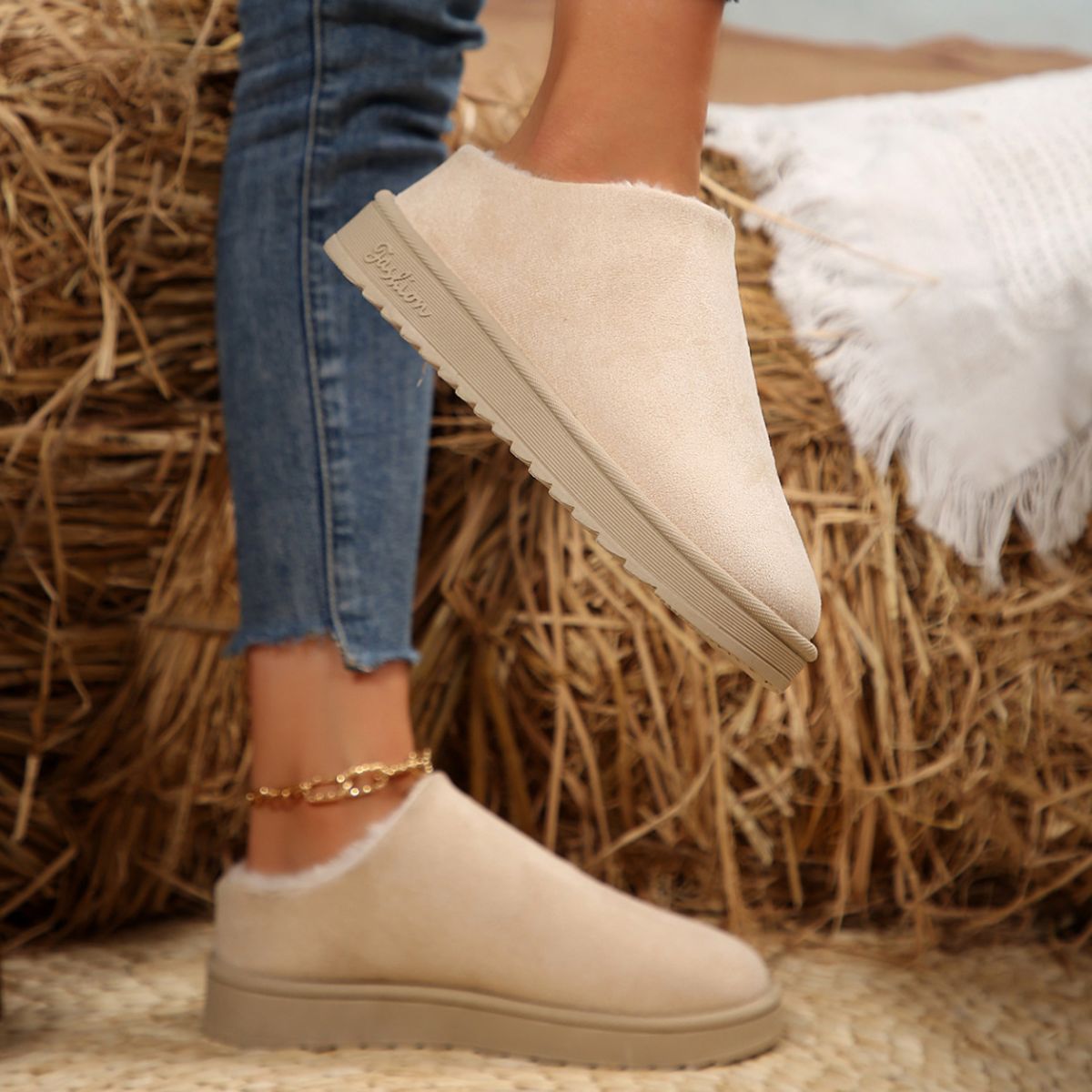 Round Toe Plush Lined Ankle Boots