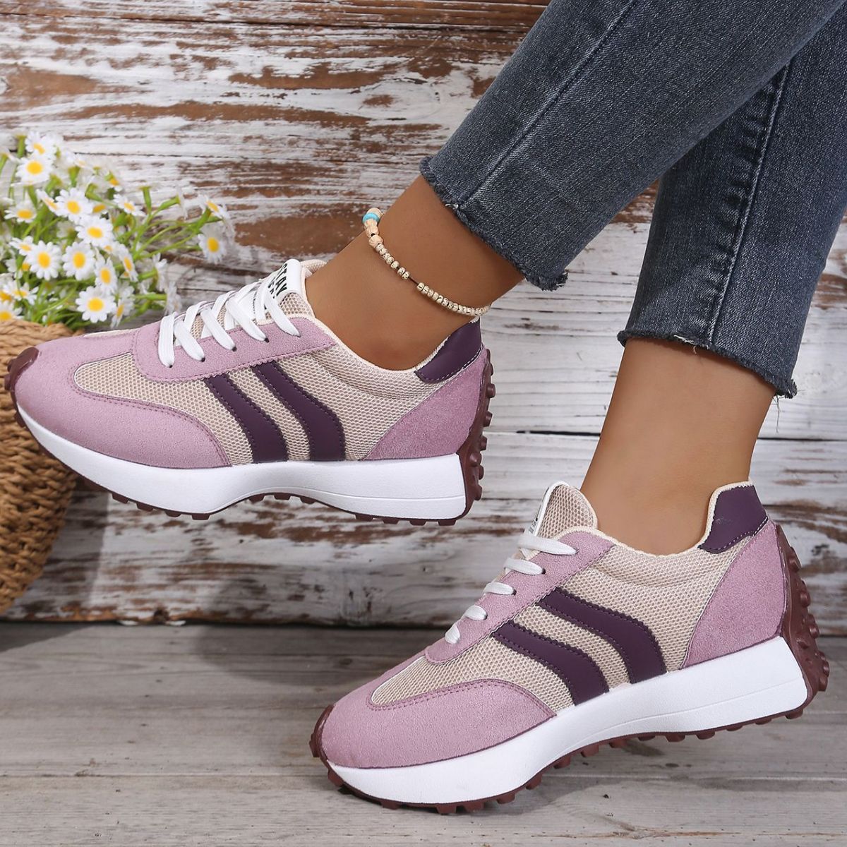 Lace Up Round Toe Sneakers