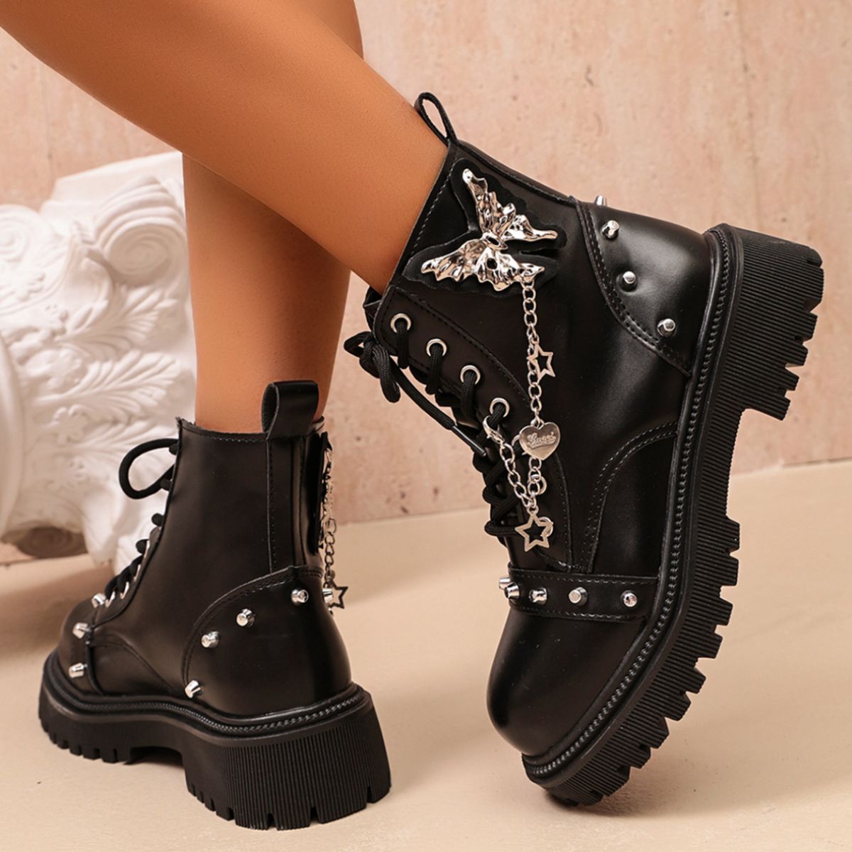 Round Toe Lace Up Boots