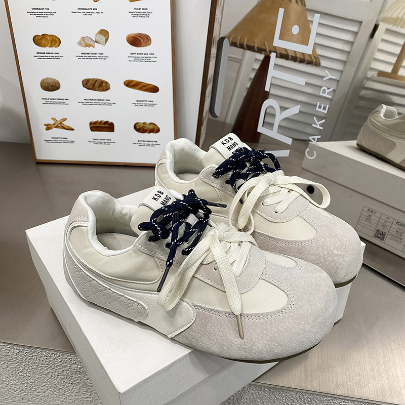 Lace Up Round Toe Flat Sneakers