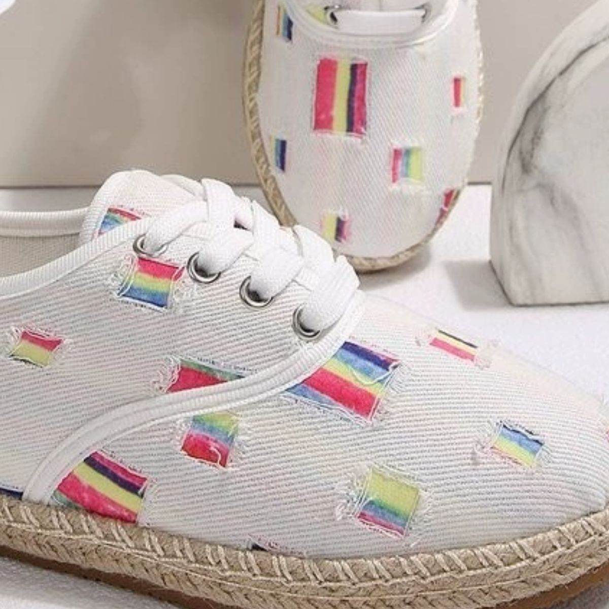 Round Toe Lace Up Sneakers