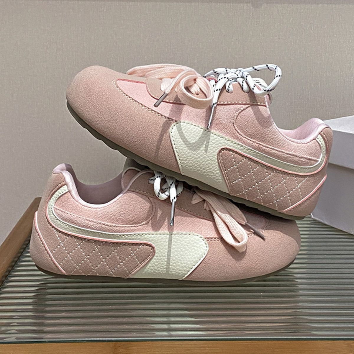 Contrast Flat Sneakers