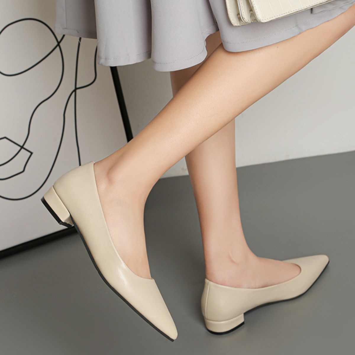 Pointed Toe Low Heel Pump