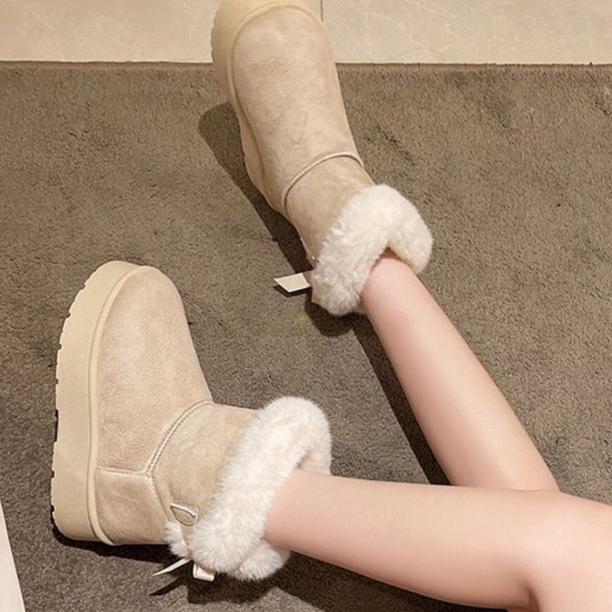 Round Toe Fuzzy Boots