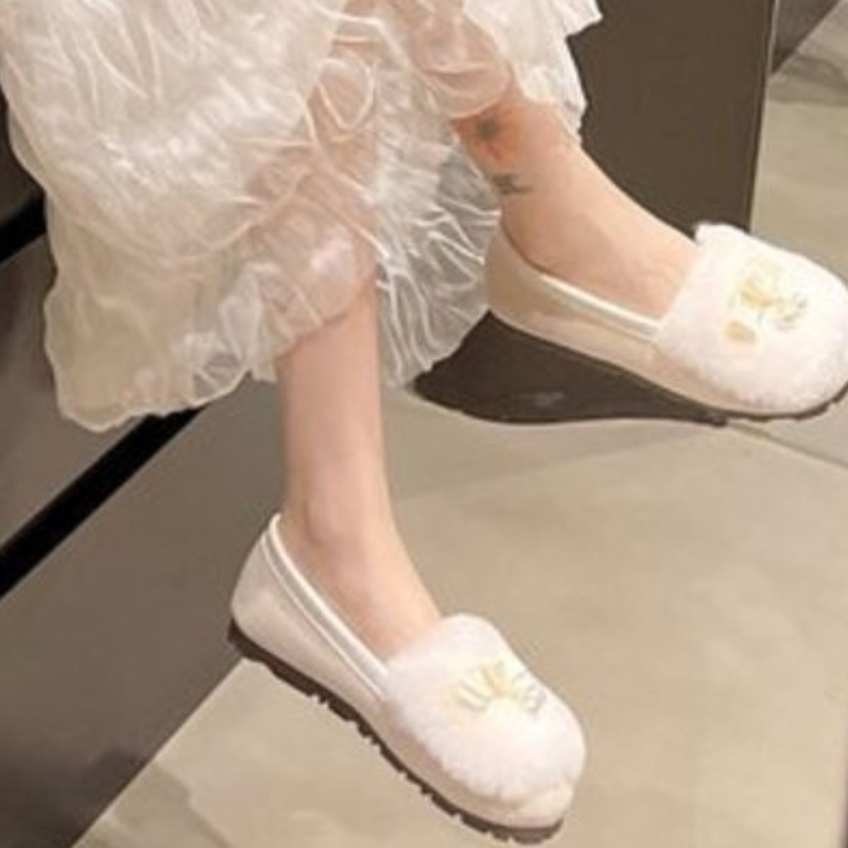 Fuzzy Pearl Bowknot Slip-Ons