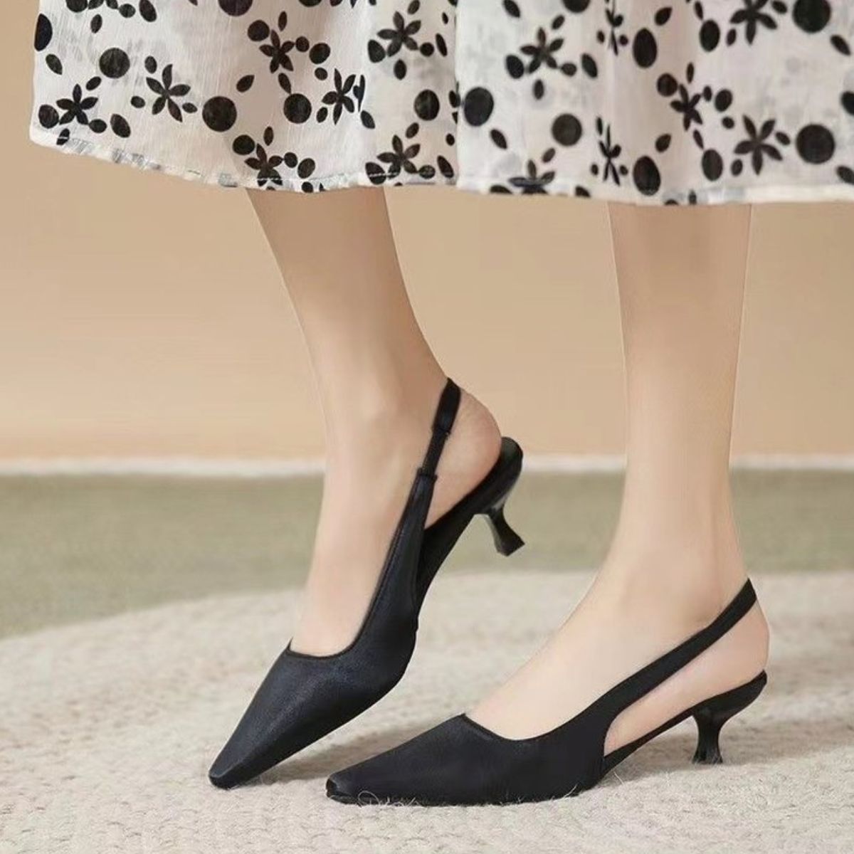 Point Toe Kitten Heel Slingback Pumps
