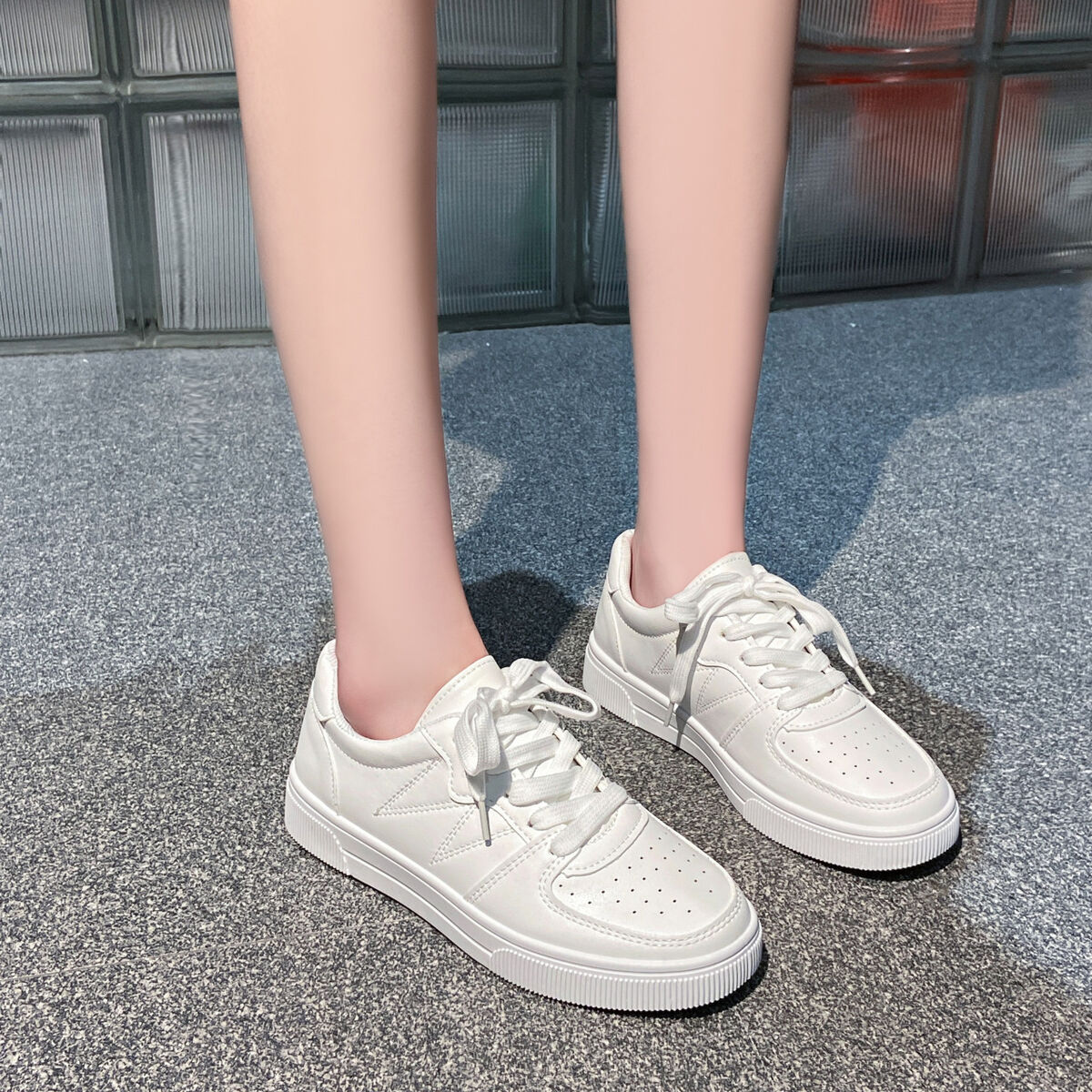 Low-Top Lace-Up Breathable Sneakers