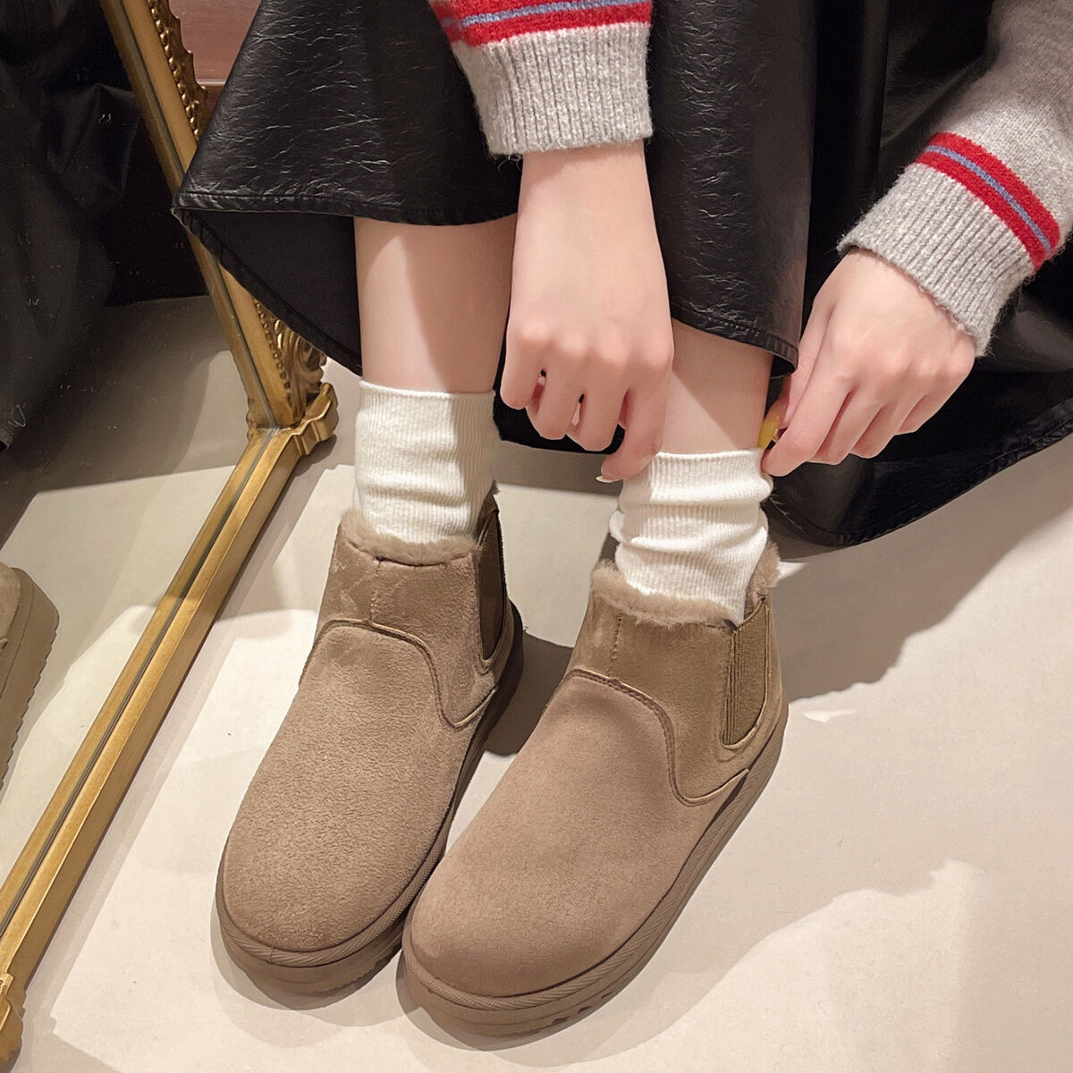 Round Toe Platform Boots