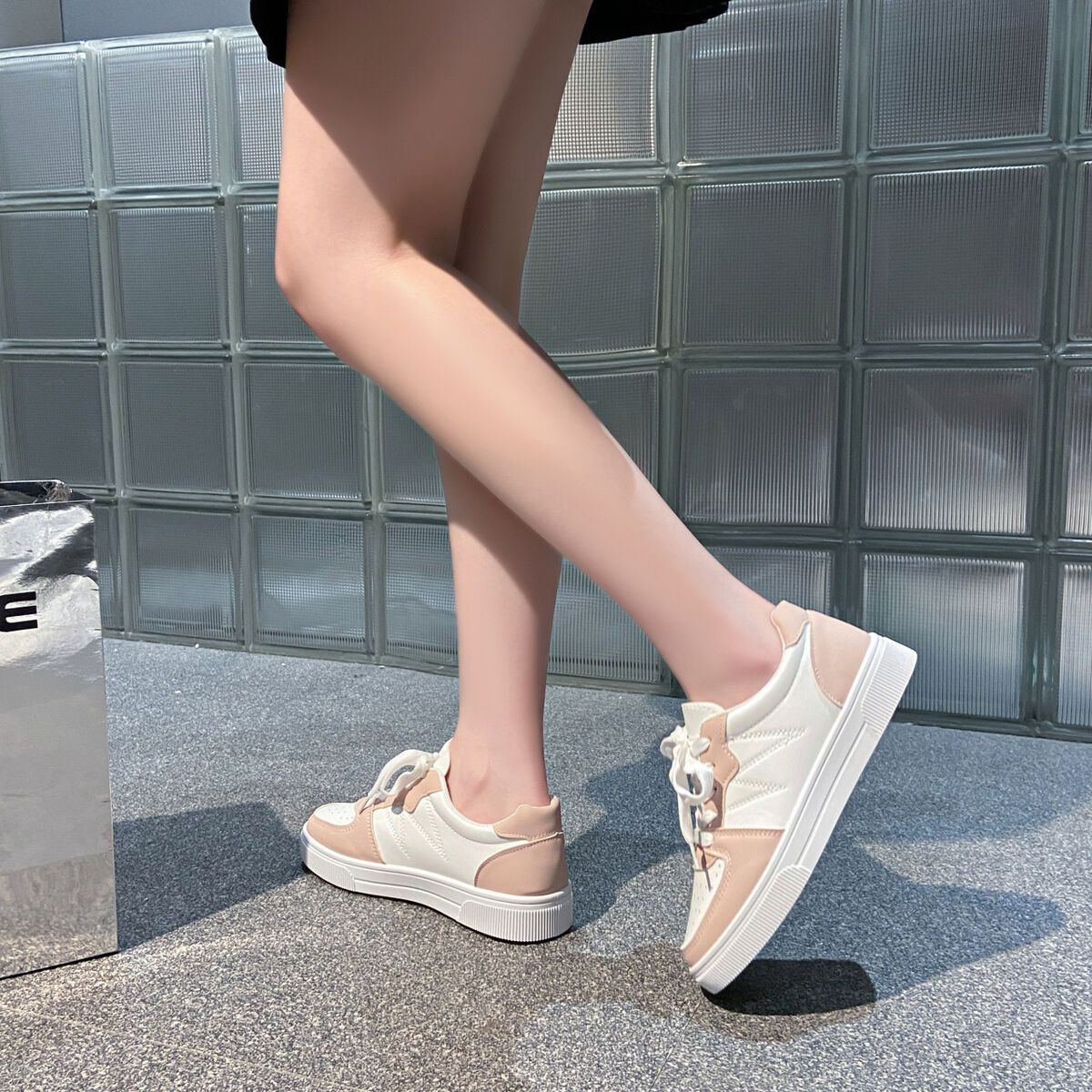 Low-Top Lace-Up Breathable Sneakers