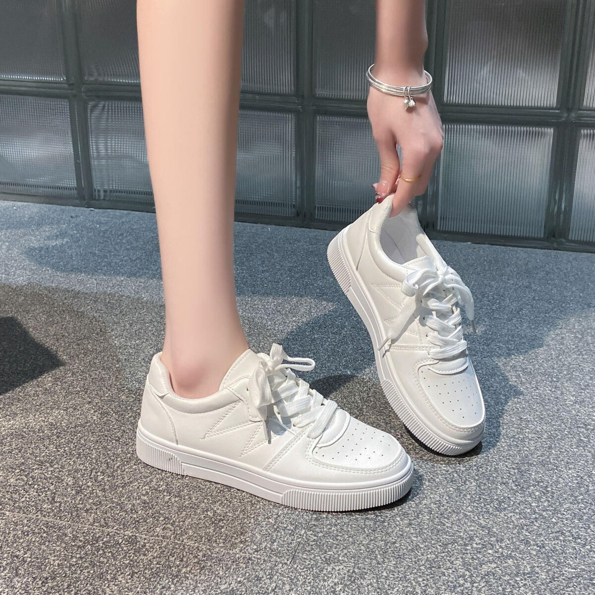 Low-Top Lace-Up Breathable Sneakers