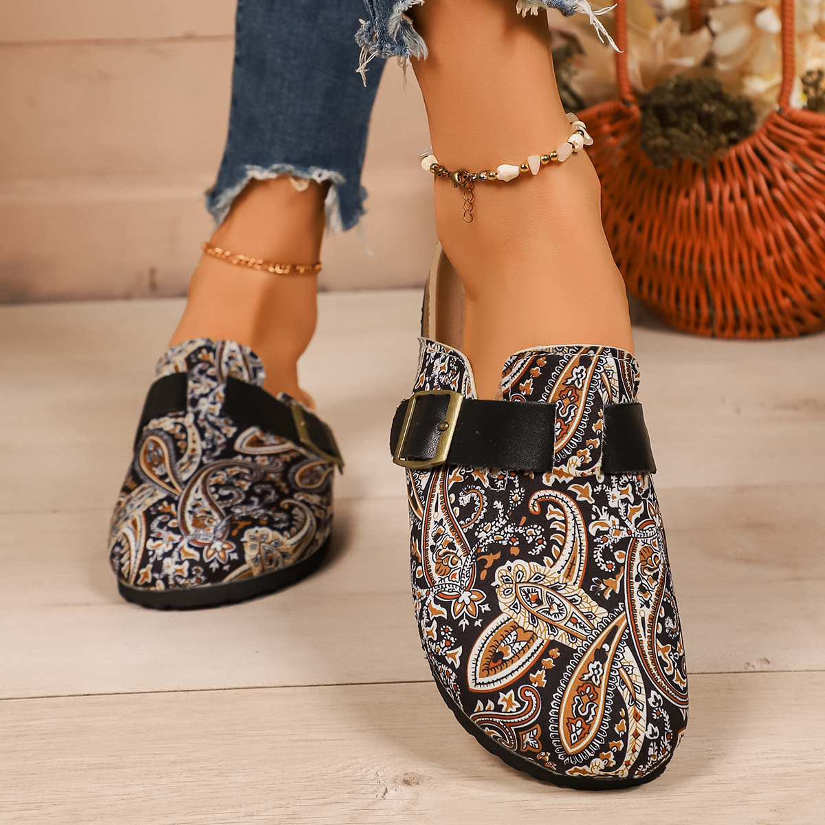 Round Toe Flats Slip-Ons