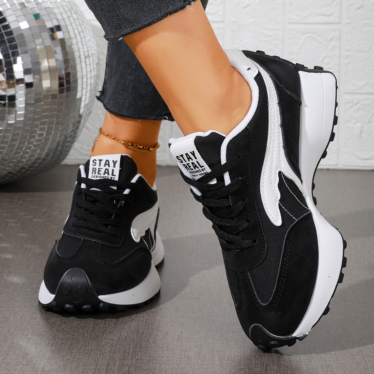Round Toe Lace Up Sneakers